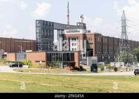 Centrale de Beauharnois sur le fleuve Saint-Laurent au Québec; la construction a débuté en 1930 et la centrale a été entièrement opérationnelle en 1961 Banque D'Images