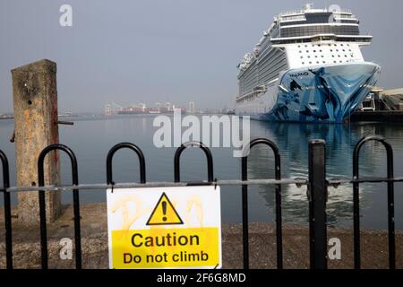 Norwegian Bliss,Norwegian Cruise Line,Meyer,Werft,construit,Allemagne,paquebot,Southampton,terminal,Hampshire,Angleterre,Royaume-Uni, Banque D'Images
