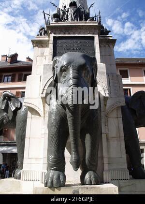 La Fontaine des éléphants, Chambéry, France Banque D'Images