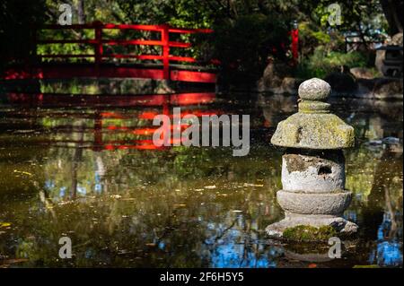 Jardin japonais dans le parc régional de Micke Grove, Lodi, Californie Banque D'Images