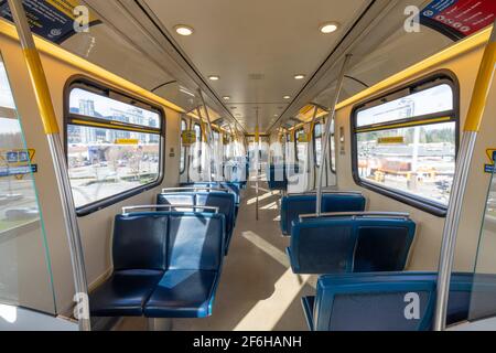 Intérieur du chariot du Millennium Line SkyTrain. Le réseau de transport en commun rapide dans la région métropolitaine de Vancouver, en Colombie-Britannique. Canada. Banque D'Images