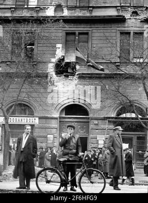 BUDAPEST 1956-11-01 la révolution hongroise 1956. Une des nombreuses maisons endommagées de Budapest. Photo: Folke Hellberg / DN / TT code 23 Banque D'Images