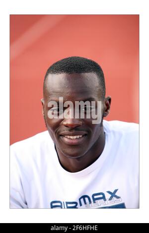 Newham Athletics academy .... athlètes pour la ffuture. Rashid Kakoza 17 ans de Manor Parkphotographie par David Sandison The Independent Banque D'Images