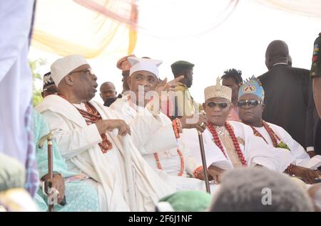 Yoruba Obas pendant l'installation d'Otunba Gani Adams comme le 15 sont Ona Kankanfo de la terre de Yoruba à Oyo, Nigeria. Banque D'Images