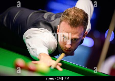 MILTON KEYNES, ROYAUME-UNI. 01 avril 2021. Judd Trump lors des matchs de championnat 2021 du groupe Snooker-Winners à la Marshall Arena le jeudi 01 avril 2021 à MILTON KEYNES EN ANGLETERRE. Credit: Taka G Wu/Alay Live News Banque D'Images