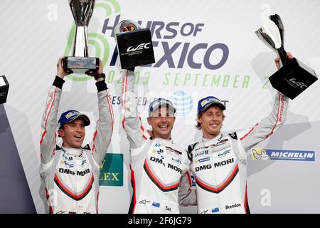 02 BERNHARD Timo (deu), HARTLEY Brendon (nzl), BAMBER Earl (nzl), Porsche 919 hybride lmp1 équipe Porsche, ambiance pendant le Championnat du monde d'endurance WEC 2017 de la FIA, 6 heures du Mexique du 1er au 3 septembre - photo Clement Marin / DPPI Banque D'Images