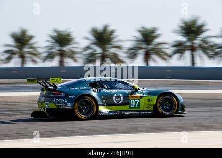 97 TURNER Daren (gbr), ADAM Jonny (gbr), Aston Martin Vantage équipe Aston Martin, action pendant le Championnat du monde d'endurance WEC 2017 de la FIA, 6 heures de Bahreïn du 15 au 18 novembre au circuit International de Sakhir - photo DPPI Banque D'Images