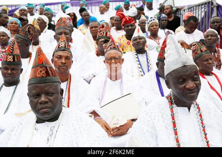 OONI des chefs d'IFE (Sooko) dans leur costume traditionnel pendant le Festival d'Olojo, État d'Osun, Nigeria. Banque D'Images