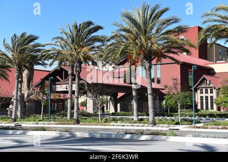 GARDEN GROVE, CALIFORNIE - 31 MARS 2021 : The Great Wolf Lodge, parc aquatique intérieur et station balnéaire. Banque D'Images