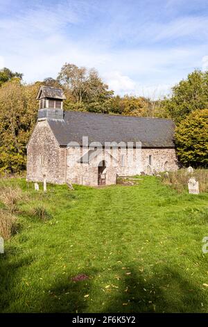 L'église de St Ellyw (datant du XIIIe siècle) dans les Brecon Beacons à Llanelieu près de Falgart, Powys, pays de Galles, Royaume-Uni Banque D'Images