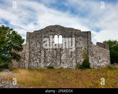 Vue du site archéologique et de la basilique chrétienne ancienne de Fulfinum Marine, Omišalj, Primorje-Gorski Kotar, Croatie Banque D'Images