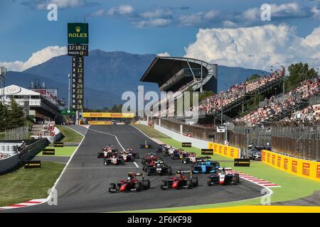 Début de la course. 02 FUKUZUMI Nirei, Grand Prix d'Art, 01 AITKEN Jack, Grand Prix d'Art, 12 BOCCOLACCI Dorian, Trident, action pendant le championnat 2017 FIA GP3, Espagne, à Barcelone Catalunya du 11 au 14 mai - photo DPPI Banque D'Images