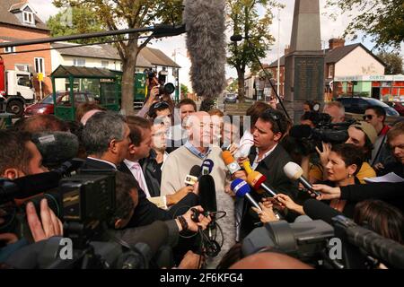 Brian Kennedy, oncle de Kate McCann détient une conférence de presse dans le centre-ville de Rothley, Angleterre pic David Sandison Banque D'Images