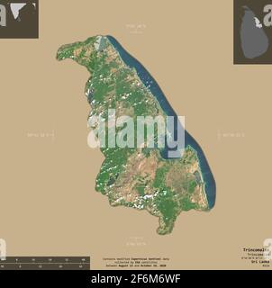 Trincomalee, district de Sri Lanka. Imagerie satellite Sentinel-2. Forme isolée sur un arrière-plan solide avec des superpositions informatives. Contient un oscilloscope modifié Banque D'Images