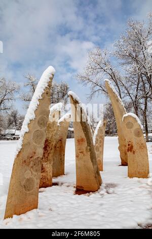 Wheat Ridge, Colorado - UNE installation d'art publique, 'Sweet Grass Dance' par Nancy Lovendahl, dans le parc Anderson. La sculpture représente la douceur surdimensionnée Banque D'Images