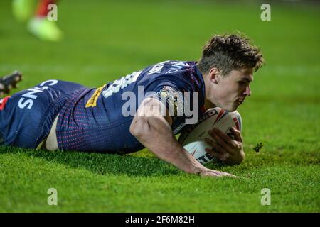 St. Helens, Angleterre - 1er avril 2021 - Jack Welsby de St Helens court pour essayer pendant la Ligue de rugby Betfred Super League Round 2 Hull Kingston Rovers vs St. Helens au stade Totally Wicked, St. Helens, Royaume-Uni Dean Williams/Alay Live News Banque D'Images