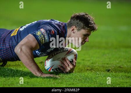 St. Helens, Angleterre - 1er avril 2021 - Jack Welsby de St Helens court pour essayer pendant la Ligue de rugby Betfred Super League Round 2 Hull Kingston Rovers vs St. Helens au stade Totally Wicked, St. Helens, Royaume-Uni Dean Williams/Alay Live News Banque D'Images