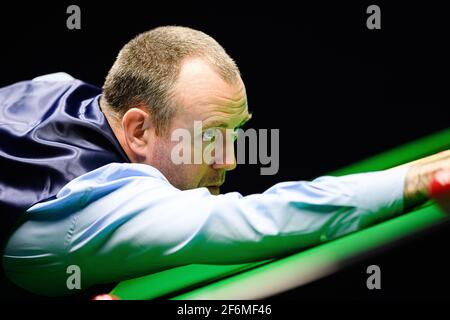 MILTON KEYNES, ROYAUME-UNI. 01 avril 2021. Mark Williams lors des matchs de championnat 2021 du groupe Snooker-Winners à la Marshall Arena le jeudi 01 avril 2021 à MILTON KEYNES EN ANGLETERRE. Credit: Taka G Wu/Alay Live News Banque D'Images