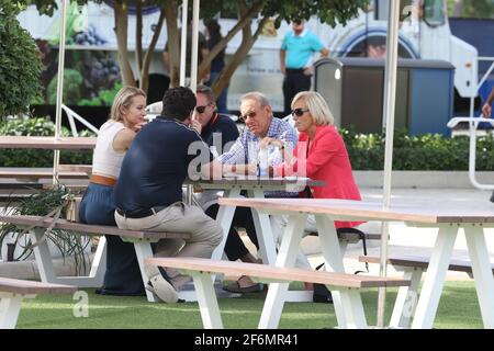 MIAMI GARDENS, FL - 01 AVRIL : (PAS DE VENTE À NEW YORK POST) propriétaire des dauphins de Miami Stephen M. Ross le jour 11 de l'ouverture de Miami le 1er avril 2021 au Hard Rock Stadium de Miami Gardens, Floride personnes : Stephen M. Ross Banque D'Images