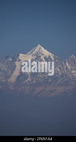 Vue rapprochée du sommet de Nanda devi et du glacier Les chaînes de l'Himalaya Banque D'Images