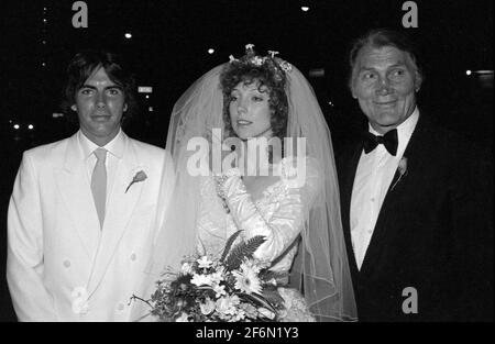 Michael Wilding Jr., Brooke Palance et Jack Palance à leur mariage le 26 août 1982. Crédit: Ralph Dominguez/MediaPunch Banque D'Images