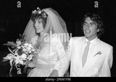 Brooke Palance et Michael Wilding Jr. À leur mariage le 26 août 1982. Crédit: Ralph Dominguez/MediaPunch Banque D'Images