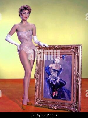 KAY KENDALL (1927-1959) actrice anglaise dans une photo promotionnelle Pour le film les filles de 1957 Banque D'Images