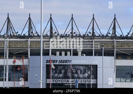 Derby, Royaume-Uni. 02 avril 2021. Vue extérieure du Pride Park à Derby, Royaume-Uni, le 4/2/2021. (Photo de Conor Molloy/News Images/Sipa USA) crédit: SIPA USA/Alay Live News Banque D'Images