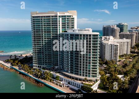 Miami Beach, Floride, États-Unis - 28 mars 2021 : The Ritz Carlton Miami Beach Bal Harbour Banque D'Images