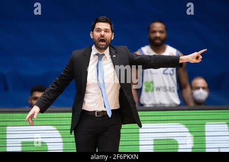 01 avril 2021, Hessen, Francfort-sur-le-main : entraîneur Sebastian Gleim (Fraport Skyliners). Match de basket-ball du BBL easyCredit entre Fraport Skyliners et NINERS Chemnitz le 1er avril 2021 au Fraport Arena de Francfort-sur-le-main. Photo: Jürgen Kessler/Kessler-Sportfotografie/dpa Banque D'Images