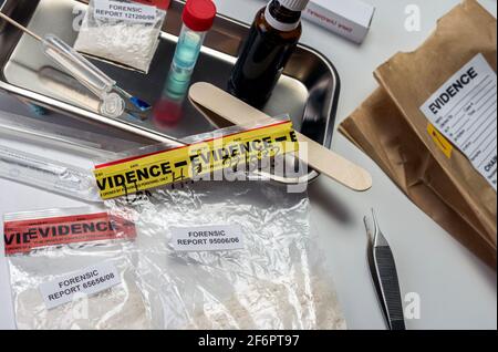 test de dépistage de drogues en laboratoire de crime, image conceptuelle Banque D'Images