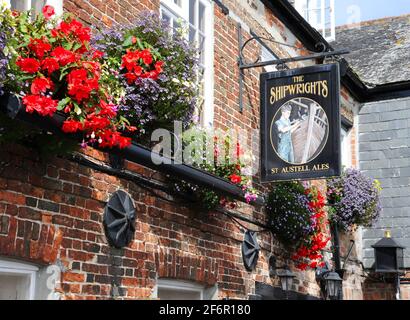 Padstow est une ville, une paroisse civile et un port de pêche sur la côte nord de Cornwall, en Angleterre, au Royaume-Uni. La ville est située sur la rive ouest du Banque D'Images