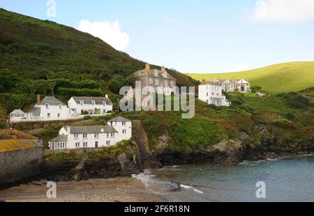 Port Isaac est un petit village de pêcheurs situé sur la côte atlantique du nord de la Cornouailles, en Angleterre, au Royaume-Uni. Les villes les plus proches sont Wadebridge et CA Banque D'Images