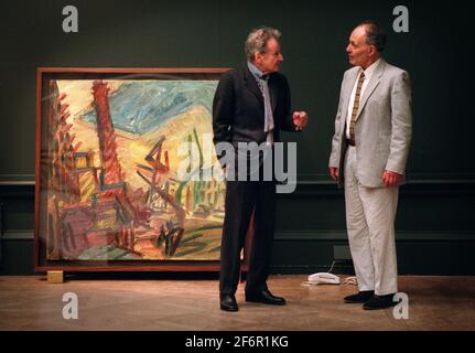 Lucien Freud rencontre avec Frank Auerbach comme tableau d'Auerbach sont accrochés à l'acadaamy royal. 5/9/01 pilston Banque D'Images