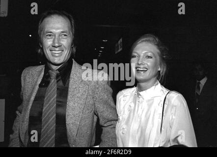 David Carradine et Gail Jensen 16 juin 1982 crédit : Ralph Dominguez/MediaPunch Banque D'Images