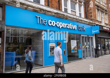 The Co-operative Bank, Ealing Broadway, Londres, Royaume-Uni Banque D'Images