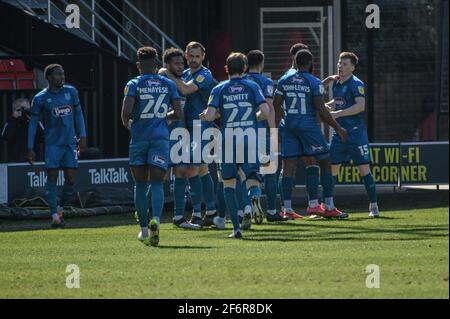 SALFORD, ROYAUME-UNI. 2 AVRIL : les joueurs de Grimsby célèbrent leur but après 2 minutes lors du match Sky Bet League 2 entre Salford City et Grimsby Town à Moor Lane, Salford, le vendredi 2 avril 2021. (Credit: Ian Charles | MI News) Credit: MI News & Sport /Alay Live News Banque D'Images