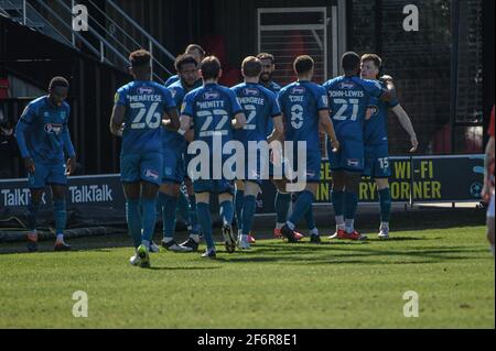 SALFORD, ROYAUME-UNI. 2 AVRIL : les joueurs de Grimsby célèbrent leur but après 2 minutes lors du match Sky Bet League 2 entre Salford City et Grimsby Town à Moor Lane, Salford, le vendredi 2 avril 2021. (Credit: Ian Charles | MI News) Credit: MI News & Sport /Alay Live News Banque D'Images