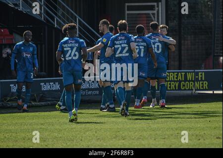 SALFORD, ROYAUME-UNI. 2 AVRIL : les joueurs de Grimsby célèbrent leur but après 2 minutes lors du match Sky Bet League 2 entre Salford City et Grimsby Town à Moor Lane, Salford, le vendredi 2 avril 2021. (Credit: Ian Charles | MI News) Credit: MI News & Sport /Alay Live News Banque D'Images