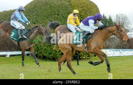 KING GEORGE 6 CHASE AU PARC SANDOWN. LE COUP DE PIED DE ROI VIENT SUR LA DERNIÈRE PHOTO 26/12/2005 DAVID ASHDOWNRACING Banque D'Images