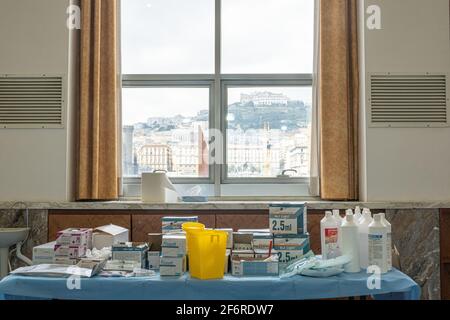 Naples, Italie. 02 avril 2021. Vaccin Center durante Vaccinazioni Covid-19 en Campanie, Servizio à Napoli, Italia, 02 aprile 2021 crédit: Independent photo Agency/Alay Live News Banque D'Images