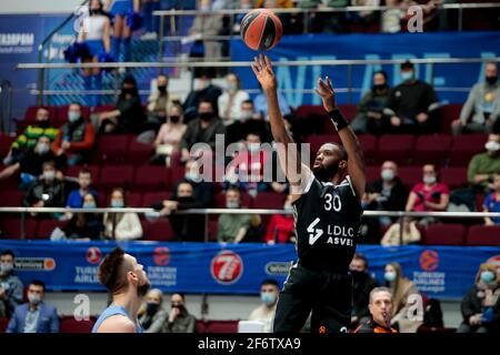 SAINT-PÉTERSBOURG, RUSSIE - 2 AVRIL: Norris Cole de LDLC ASVEL Villeurbanne pendant le match EuroLeague Basketball entre BC Zenit Saint-Pétersbourg et Banque D'Images