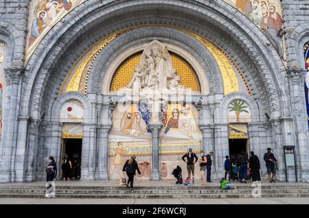 Basilique Rosaire, Sanctuaire de Lourdes, Lourdes, département des Hautes-Pyrénées, Occitanie, France.