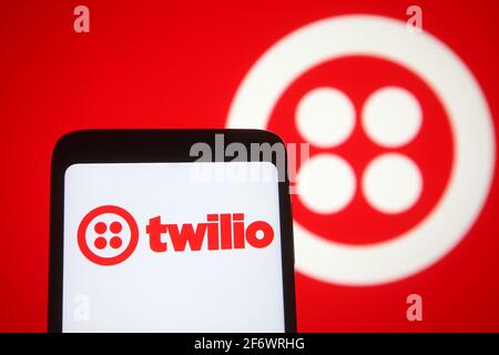 Ukraine. 02 avril 2021. Dans cette illustration, un logo Twilio d'une plate-forme de communication Cloud américaine est visible sur un smartphone et un écran de pc. (Photo de Pavlo Gonchar/SOPA Images/Sipa USA) crédit: SIPA USA/Alay Live News Banque D'Images