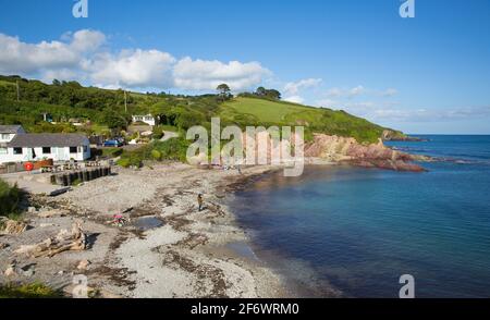 Talland Bay Cornwall près de Looe et Polperro Angleterre bleu britannique mer et ciel Banque D'Images