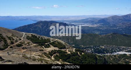 ARGENTINE-SAN CARLO DE BARILOCHE, région des lacs, d'origine glaciaire et entourée par la chaîne montagneuse des Andes Banque D'Images