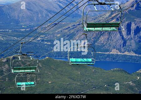 ARGENTINE-SAN CARLO DE BARILOCHE, région des lacs, d'origine glaciaire et entourée par la chaîne montagneuse des Andes Banque D'Images