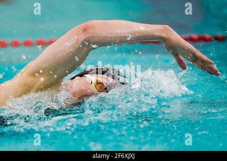 03 avril 2021, Bade-Wurtemberg, Heidelberg: Leonie Kullmann nage dans la chaleur préliminaire de 400 mètres freestyle lors d'une compétition de qualification olympique dans la salle de natation de la base olympique Rhin-Neckar. Photo: Uwe Anspach/dpa Banque D'Images