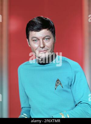 DEFOREST KELLEY DANS STAR TREK (1966). Credit: PARAMOUNT TELEVISION / Album Banque D'Images