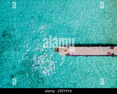 Playa Kalki Curaçao île tropicale dans la mer des Caraïbes, vue aérienne sur la plage Playa Kalki sur le côté ouest de Curaçao Caraïbes Antilles néerlandaises azur océan Banque D'Images